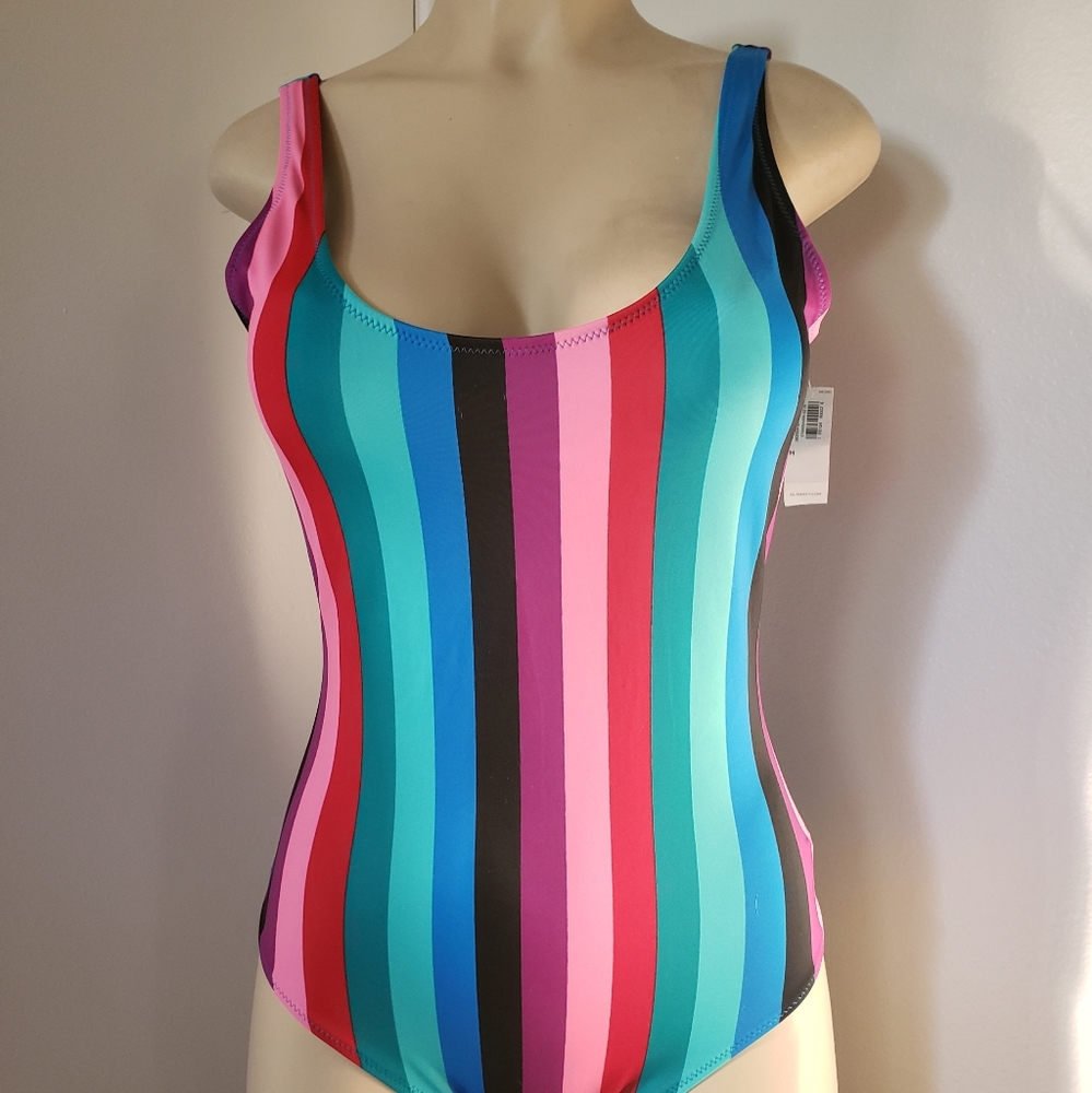 Old Navy Swim Suit 💙💜🖤